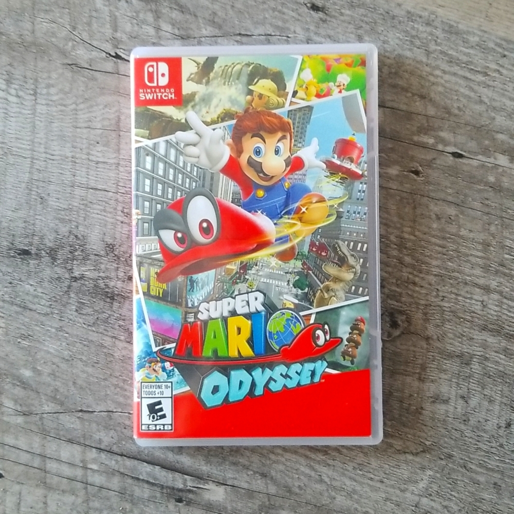 Used Super Mario Odyssey game for Nintendo Switch.